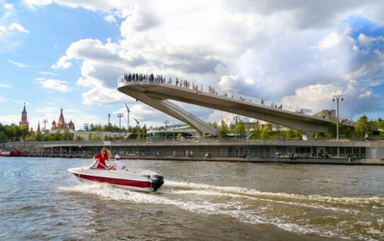Прогулка на катере по реке Москва