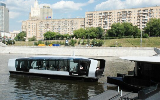 Мир речного транспорта Москвы - речной трамвайчик